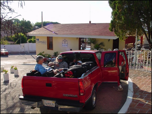 02-Paul's Gringo Taxi-Lake Chapala-3.jpg